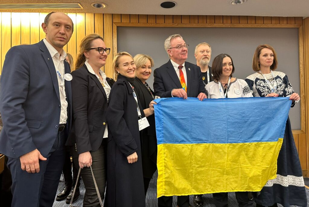 Ukrainian delegates with RI president Gordon